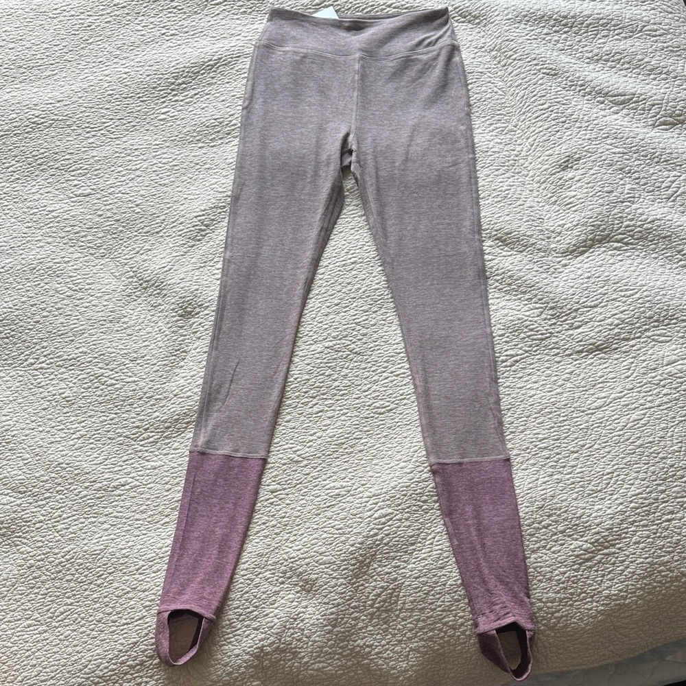 Outdoor voices two-toned ballet-pink stirrup legging